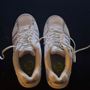 New Avia sneakers worn once